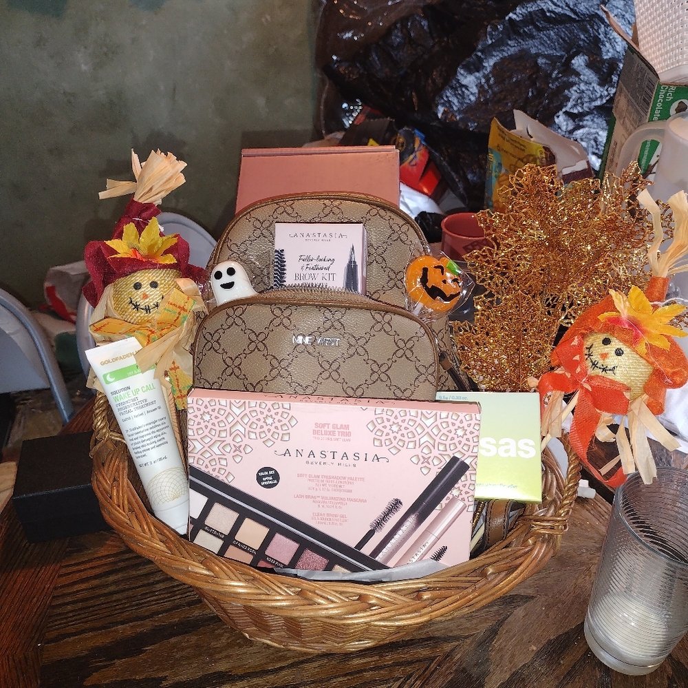 Nine West Anastasia Beverly Hills Gift basket.
